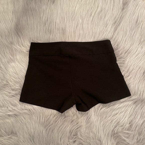 High Waisted Bella Core shorts - Picture 2 of 3